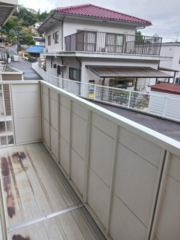 ジョイ梅田のバルコニー|暖かな日差しのふりそそぐバルコニー