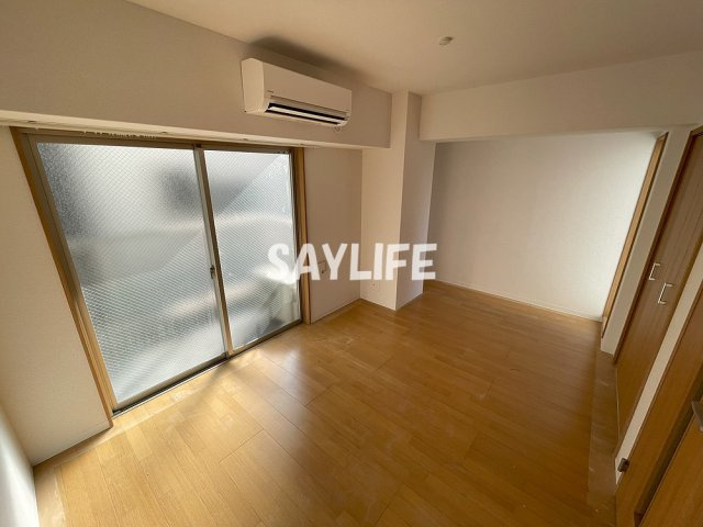 ヴィラナリー放出の居間・リビング