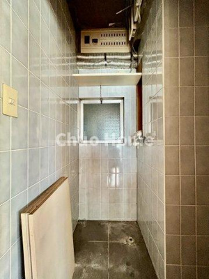 【ランドリースペース】 | タカエイマンション | 【ランドリースペース】担当者がスケールを持ち歩いておりますので、ご見学時には現在お使いの洗濯機などがきちんと収まるかなどもチェックして下さい。見学前に測っておくと非常に便利だと思います。