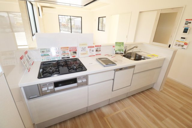 須賀川市千日堂　　  1号棟　　須賀川第１小学校、須賀川第１中学区　のキッチン
