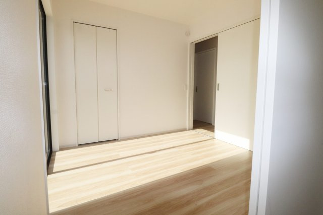 須賀川市千日堂　　  1号棟　　須賀川第１小学校、須賀川第１中学区　の洋室