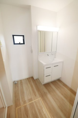 須賀川市千日堂　　  1号棟　　須賀川第１小学校、須賀川第１中学区　の洗面所