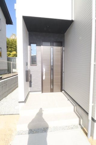 須賀川市千日堂　　  1号棟　　須賀川第１小学校、須賀川第１中学区　の玄関