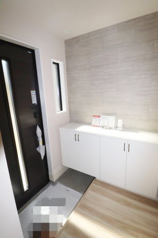 須賀川市千日堂　　  1号棟　　須賀川第１小学校、須賀川第１中学区　の玄関