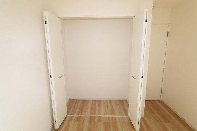 須賀川市千日堂　　  1号棟　　須賀川第１小学校、須賀川第１中学区　の収納