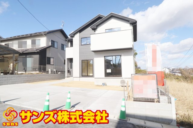 須賀川市千日堂　　  1号棟　　須賀川第１小学校、須賀川第１中学区　の外観|南東側から見た駐車場を含む外観