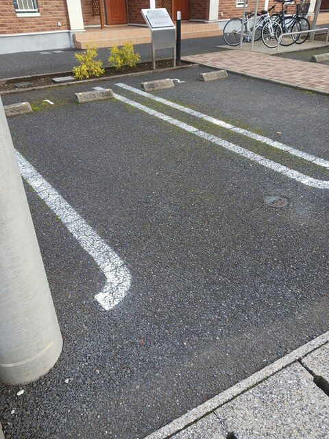 サンコンフォートの駐車場