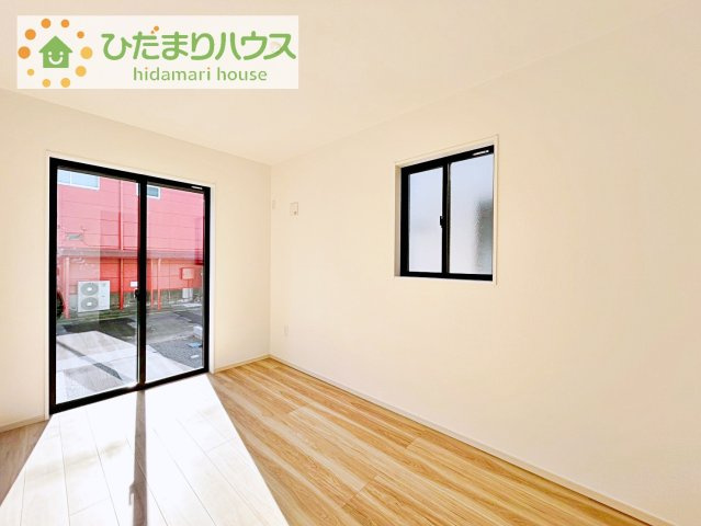 【洋室】 | 龍ケ崎市野原町4期　新築戸建　4号棟 | 防火や防音にも効果があるシャッター付きです(^^♪