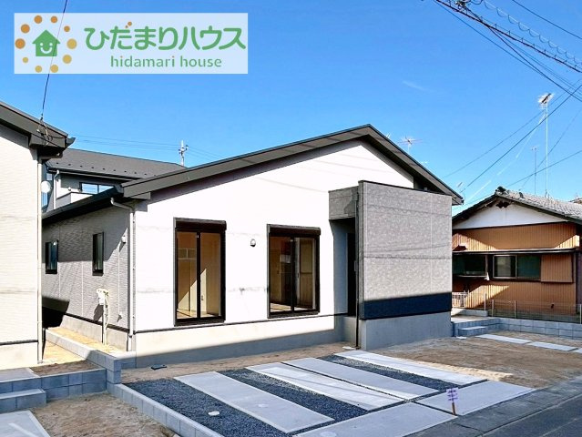 【外観】 | 龍ケ崎市野原町4期　新築戸建　4号棟 | 白を基調とした明るい印象を受ける外観です！３６０°ビュー写真掲載中！！まるで現地にいるような、体験できます。 ホームページからご確認下さい・・