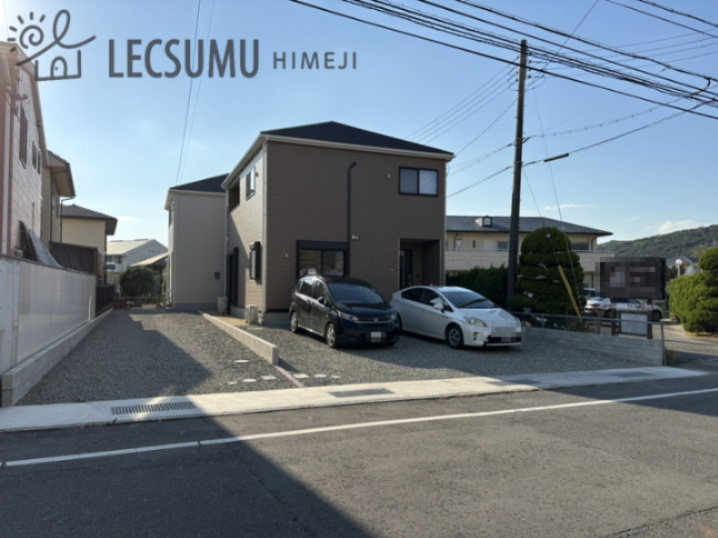 洲本市上物部/中古戸建の前面道路含む現地写真