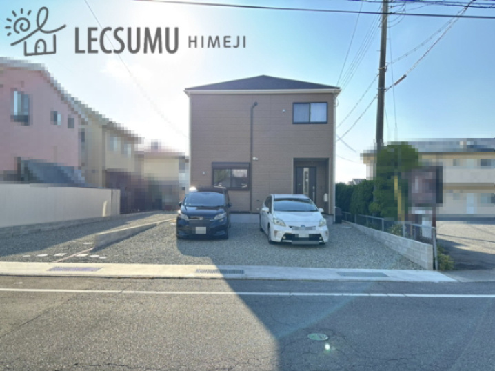 洲本市上物部/中古戸建の前面道路含む現地写真