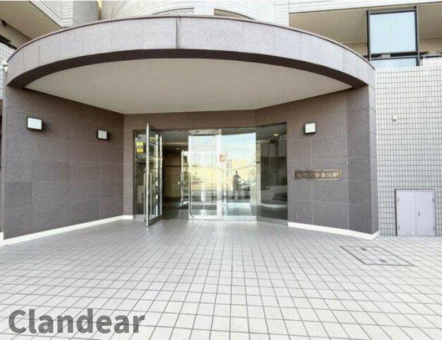 イトーピア小金公園のエントランス|ドキドキの新生活も、安心してスタート。ぴったりの住まいを見つけませんか？クランディアが一緒に住まい選びをサポートします‼　まずは、お気軽にお問合せください　＃クランディア