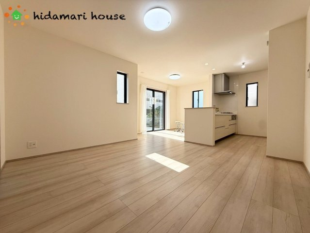 蓮田市椿山第1期　新築戸建　ハートフルタウンAの前面道路含む現地写真