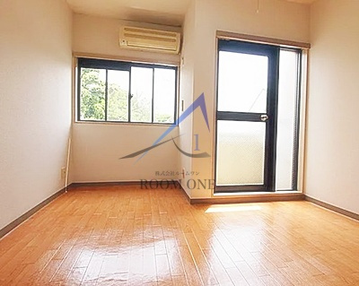 クレッセント小石川植物園の居間・リビング|洋室のお部屋です。