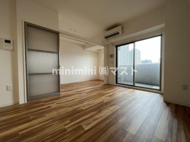 セレニテ本町グランデの居間・リビング