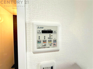 暖房機能があるため、冬場でも温かい浴室で入浴でき、乾燥機能があるため、水気を素早く取り除けます。また、換気機能があるため、湿気を素早く排出してカビや雑菌の発生を防ぐことができます。