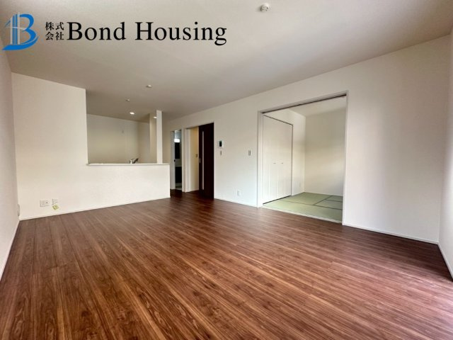 駐車並列3台可能　旭が丘　新築限定1棟