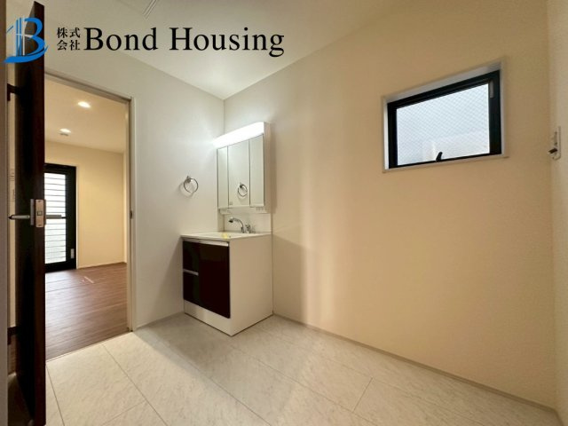 駐車並列3台可能　旭が丘　新築限定1棟