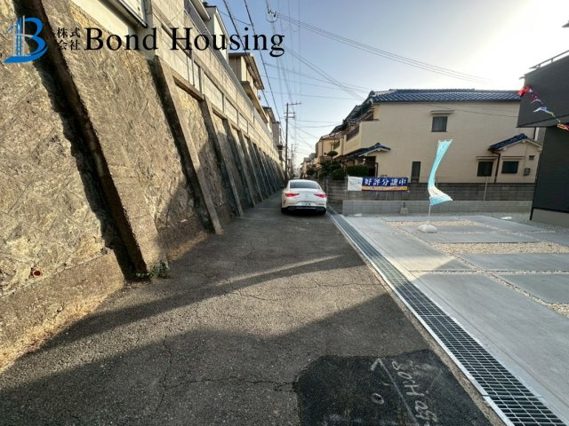 駐車並列3台可能　旭が丘　新築限定1棟