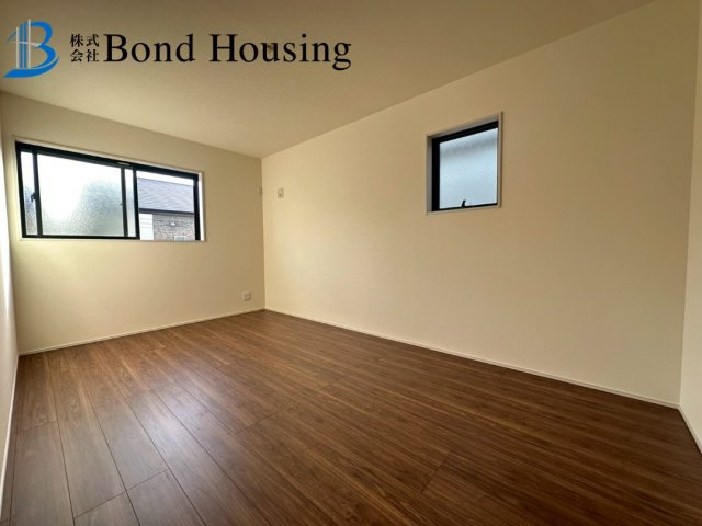 駐車並列3台可能　旭が丘　新築限定1棟