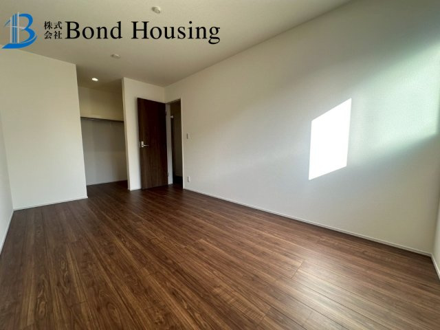 駐車並列3台可能　旭が丘　新築限定1棟