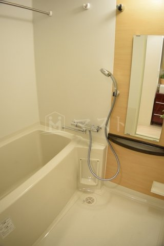 セレニテ本町グランデの浴室|同マンション他号室写真