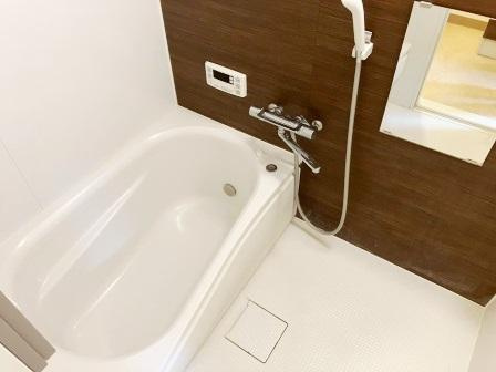 ニューホーム寿の浴室|落ち着いた空間のお風呂です