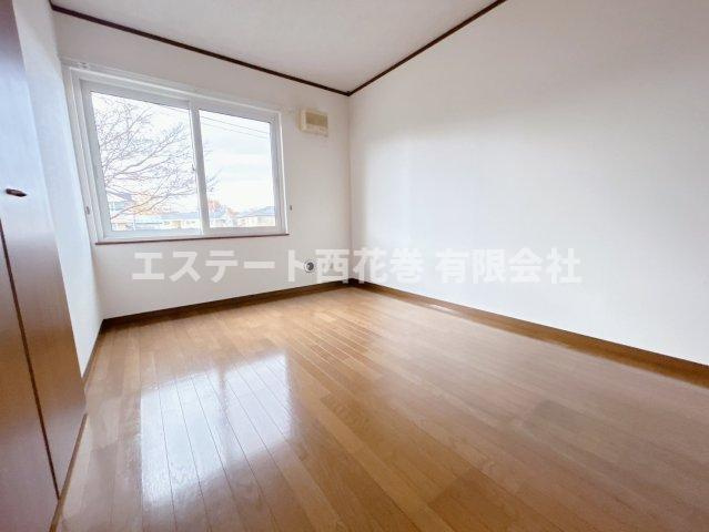 メゾンセレーノ壱番館の洋室