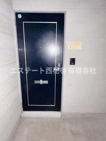 メゾンセレーノ壱番館の玄関