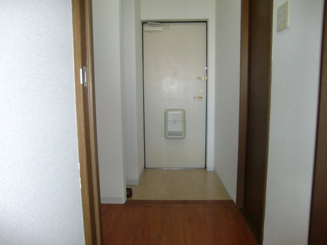 ビューテラス岡本の玄関