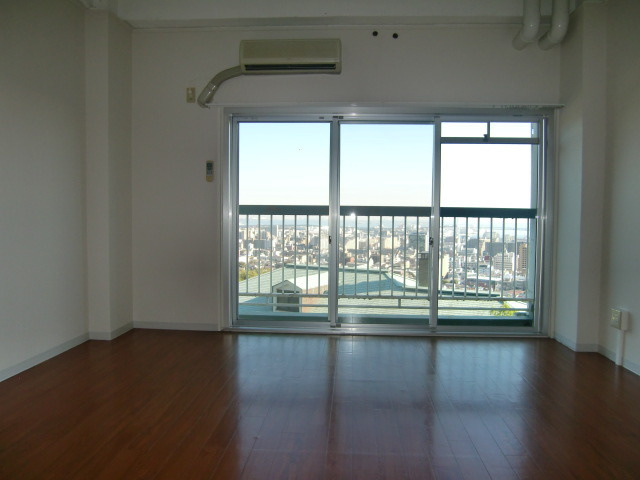 ビューテラス岡本の居間・リビング