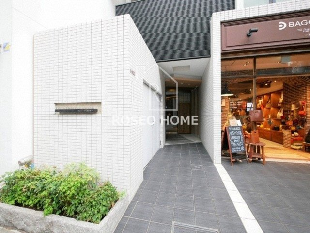 ポローニア立花通りのエントランス