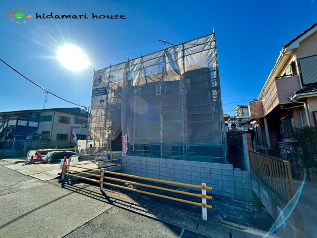 蓮田市東　新築戸建　リーブルガーデン01の前面道路含む現地写真