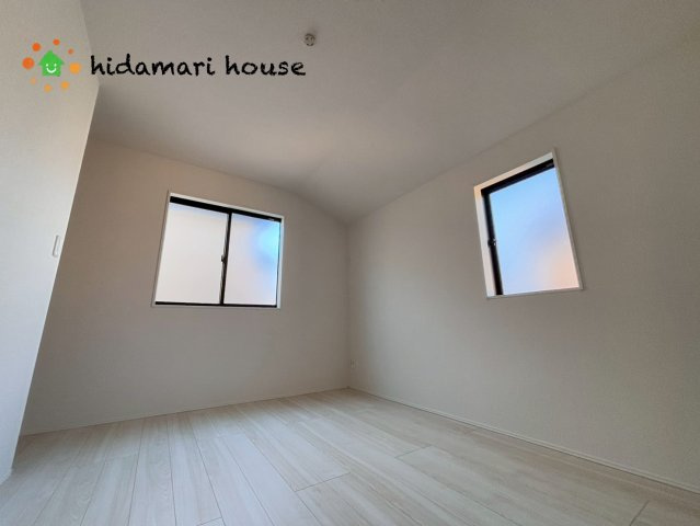 桶川市末広8期　新築戸建　グラファーレ02の洋室