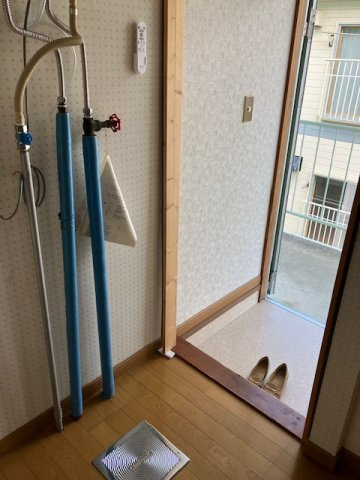 アート三沢の玄関