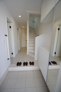 【内観：施工例】 | 【仲介手数料無料！！】日野市宮　新築戸建て（全1棟）1号棟　5880万円 | 玄関