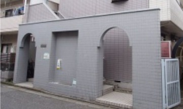 フレグランスミツシ　最上階　角部屋　二人入居可のエントランス