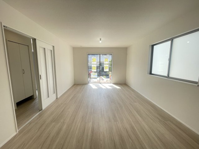 【居間・リビング】 | 読谷村上地（全3棟）B号棟 | B号棟　LDK18帖♪