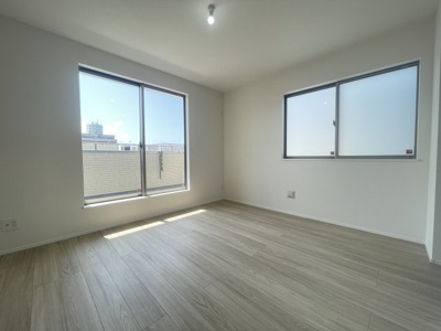 【洋室】 | 読谷村上地（全3棟）B号棟 | B号棟　洋室7帖＋WIC＋収納付き♪