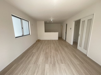 【居間・リビング】 | 読谷村上地（全3棟）B号棟 | B号棟　LDK18帖♪