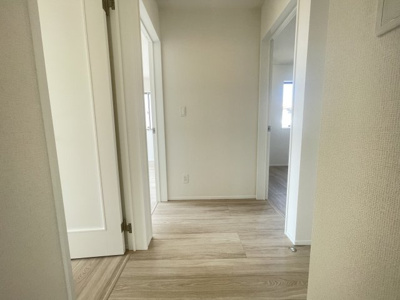 【内装】 | 読谷村上地（全3棟）B号棟 | B号棟　2階ホール♪