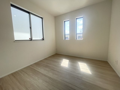 【洋室】 | 読谷村上地（全3棟）B号棟 | B号棟　洋室5.75帖＋収納付き♪