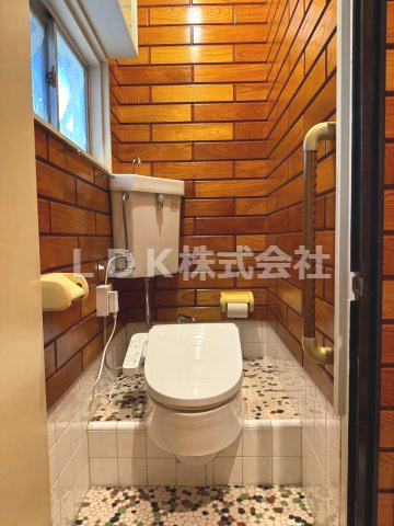 【トイレ】 | 売主/中古戸建/川越市大字下赤坂 | 1F/トイレ/温水洗浄付き