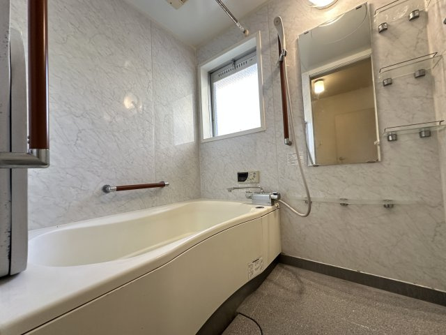 神戸市西区学園西町２丁目戸建の浴室