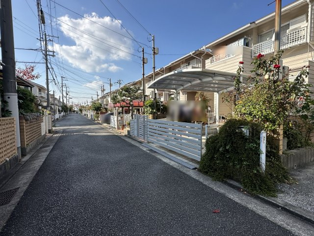 神戸市西区学園西町２丁目戸建の前面道路含む現地写真