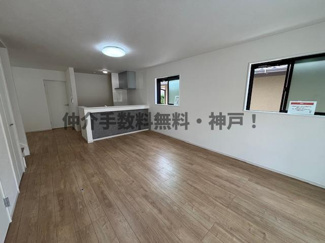 【居間・リビング】 | 神戸市西区竹の台5丁目　新築戸建1号棟　仲介手数料無料！ | おしゃれなリビングです