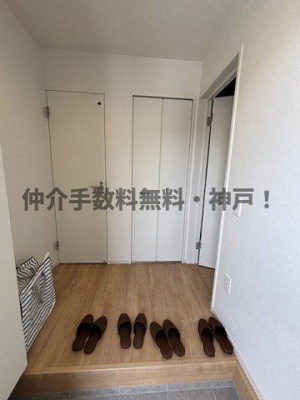 【玄関】 | 神戸市西区竹の台5丁目　新築戸建1号棟　仲介手数料無料！ | きれいな玄関です