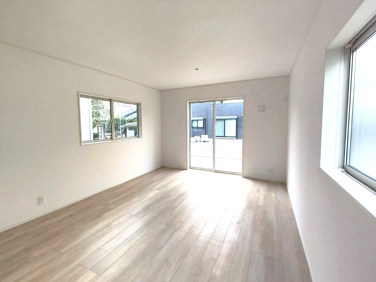 クレイドルガーデン　東区八反田第6　2号棟の居間・リビング|リビングです