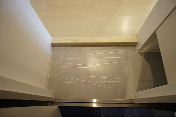 ライジングプレイス亀戸の玄関