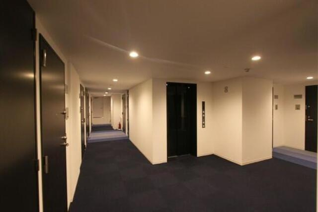 ライジングプレイス亀戸のエントランス